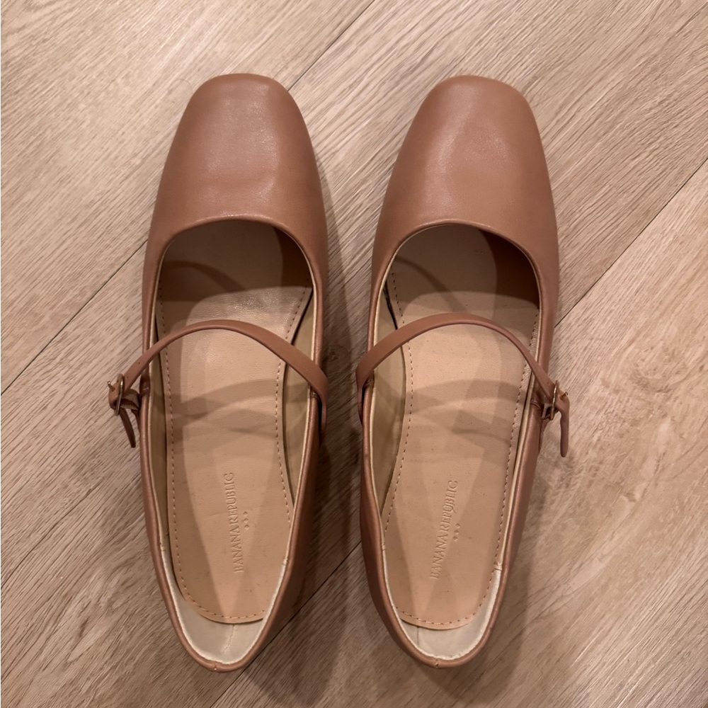 Women’s Tan Leather Mary Jane Flats